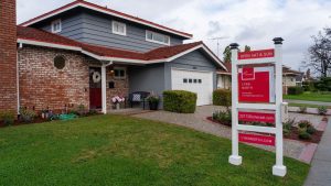 Mortgage rates fall for second straight week as shutdown, economic uncertainty weigh