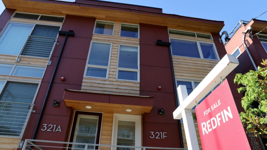 Mortgage rates fall for 4th straight week, lowest since early May